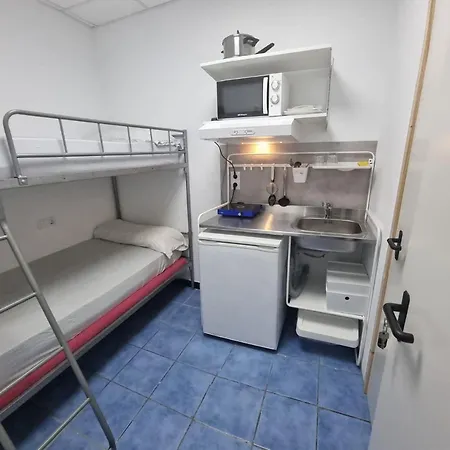 Cristina Con Baño Privado Y Mini Cocina