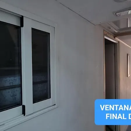 Cristina Con Bano Privado Y Mini Cocina 科拉雷侯