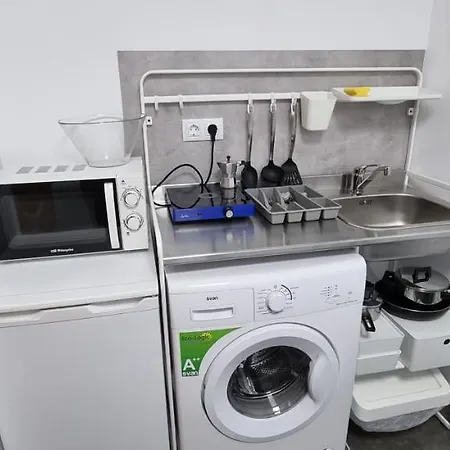 Cristina Con Bano Privado Y Mini Cocina Albergue *