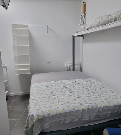Cristina Con Bano Privado Y Mini Cocina Albergue *