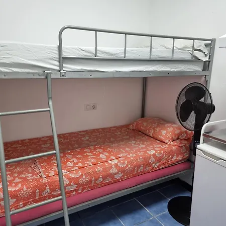 Albergue Cristina Con Bano Privado Y Mini Cocina