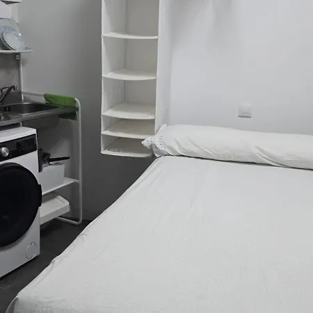 Cristina Con Bano Privado Y Mini Cocina *