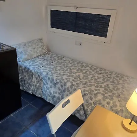 Hostel Cristina Con Bano Privado Y Mini Cocina
